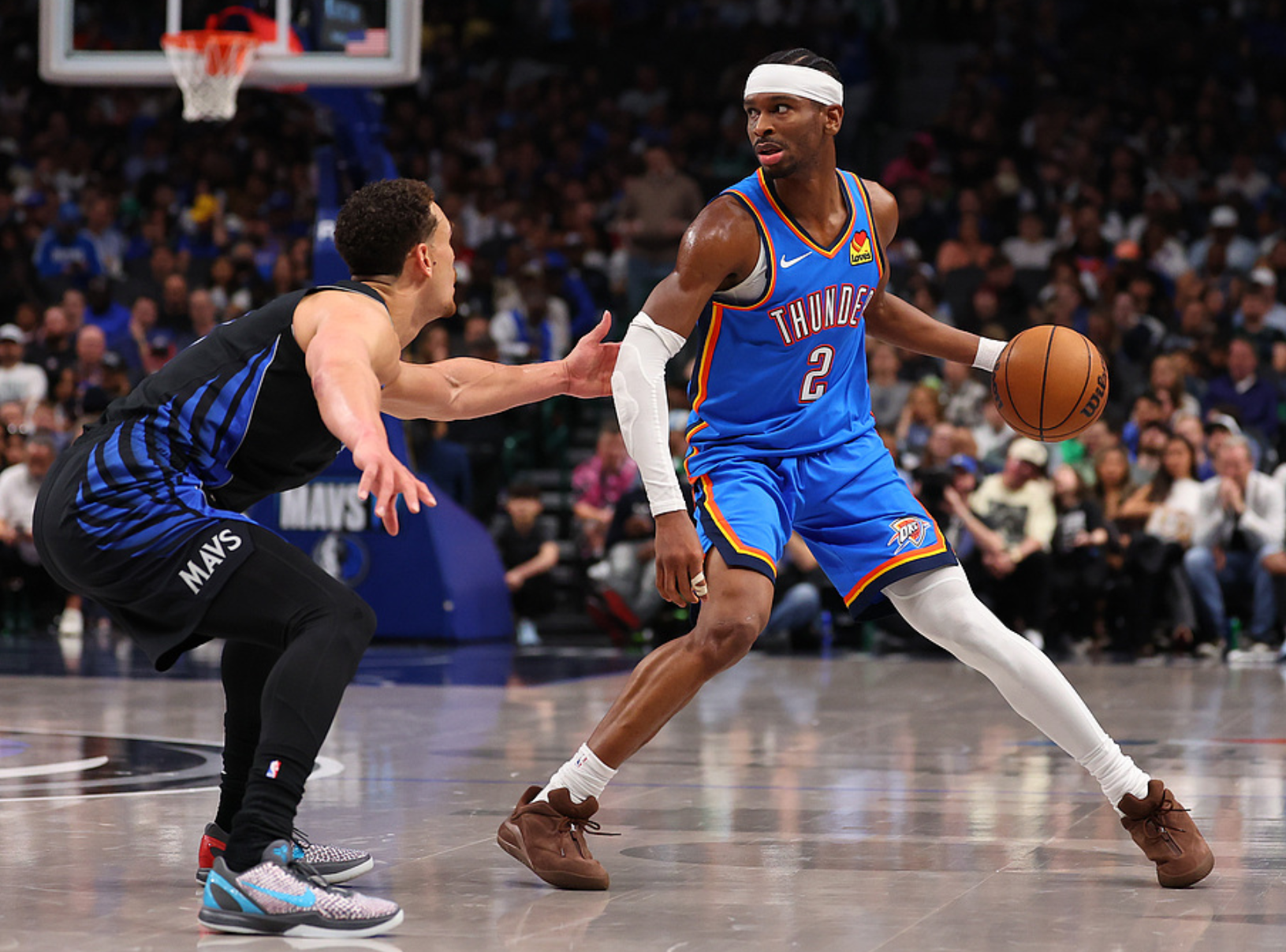 开云体育中心-雷霆100-87击败独行侠！亚历打破尘封63年NBA纪录，登顶历史第一